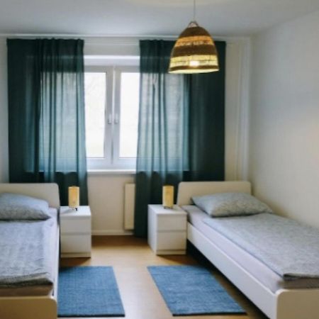 Riesige 3 Zimmer Wohnung am Grünauer Welle mit Balkon Leipzig Exterior foto