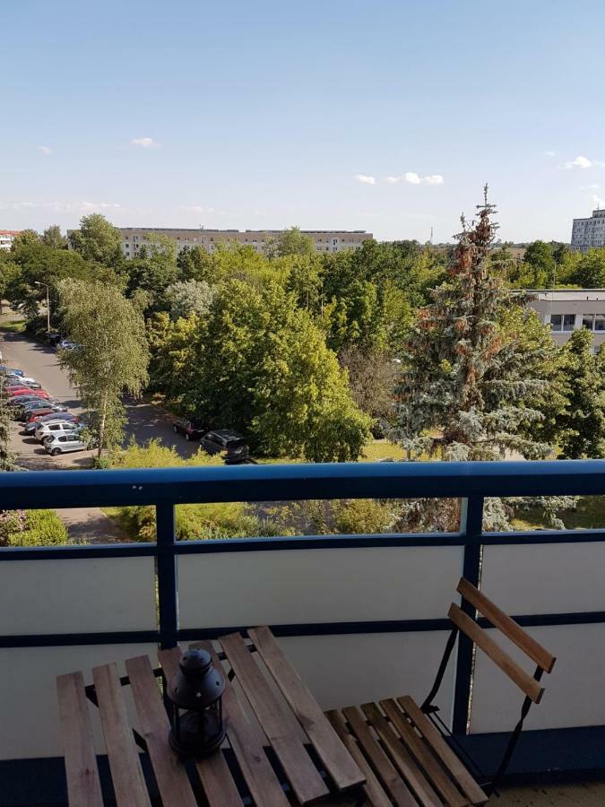 Riesige 3 Zimmer Wohnung am Grünauer Welle mit Balkon Leipzig Exterior foto